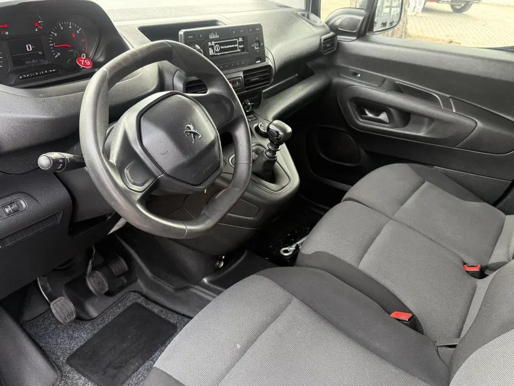 Peugeot Partner 1.2 PureTech Premium Marge uit 2020, foto 5