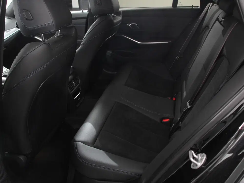 BMW 3-serie 330e M-Sport PHEV Digitale Cockpit Clima uit 2024, foto 12