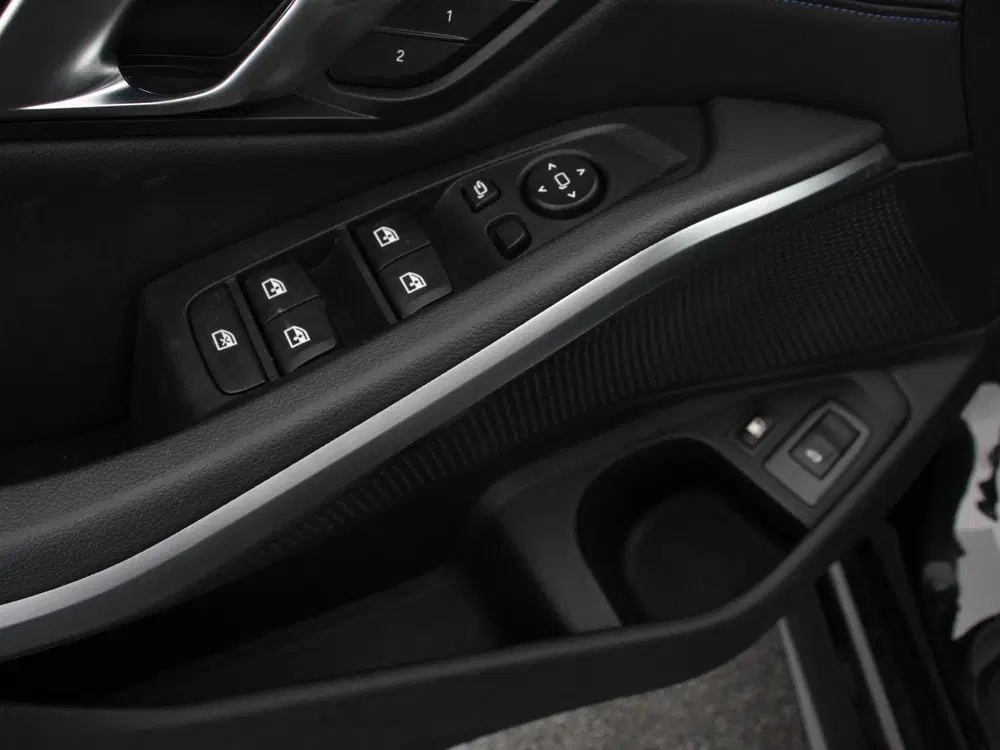 BMW 3-serie 330e M-Sport PHEV Digitale Cockpit Clima uit 2024, foto 13