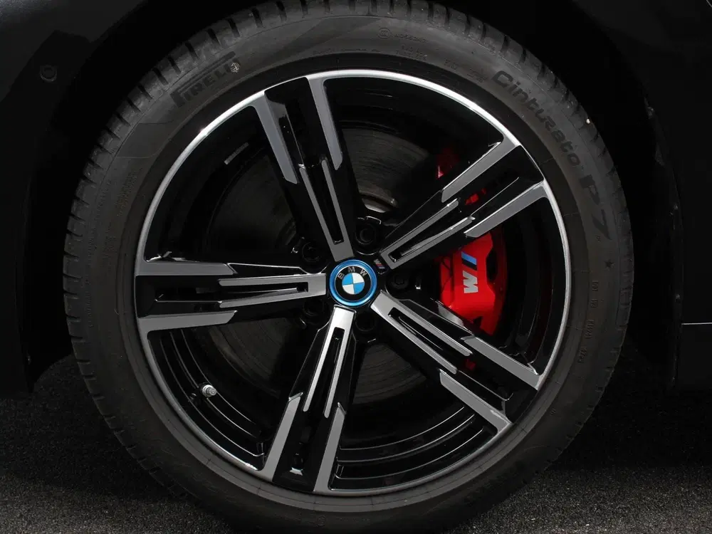 BMW 3-serie 330e M-Sport PHEV Digitale Cockpit Clima uit 2024, foto 2