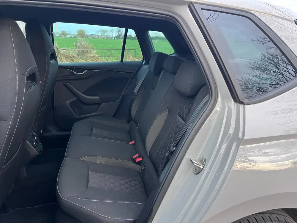 Skoda Kamiq 1.0 TSI Sport Business uit 2020, foto 10