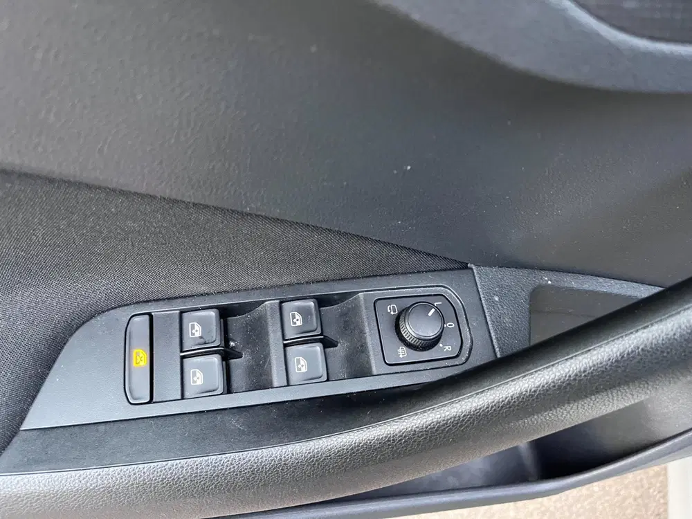 Skoda Kamiq 1.0 TSI Sport Business uit 2020, foto 11