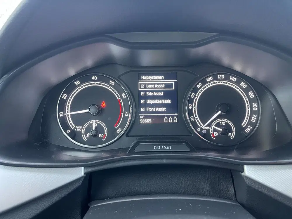 Skoda Kamiq 1.0 TSI Sport Business uit 2020, foto 15