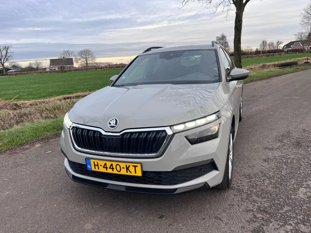 Skoda Kamiq 1.0 TSI Sport Business uit 2020, foto 2