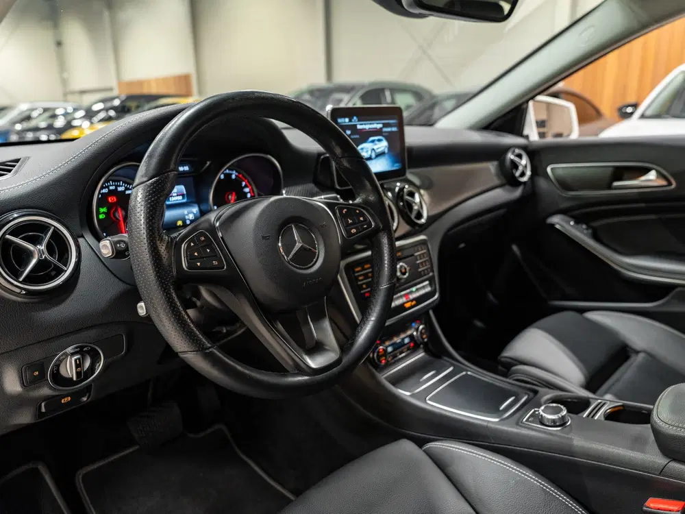 Mercedes-Benz GLA 200 AMG AUT uit 2019, foto 2