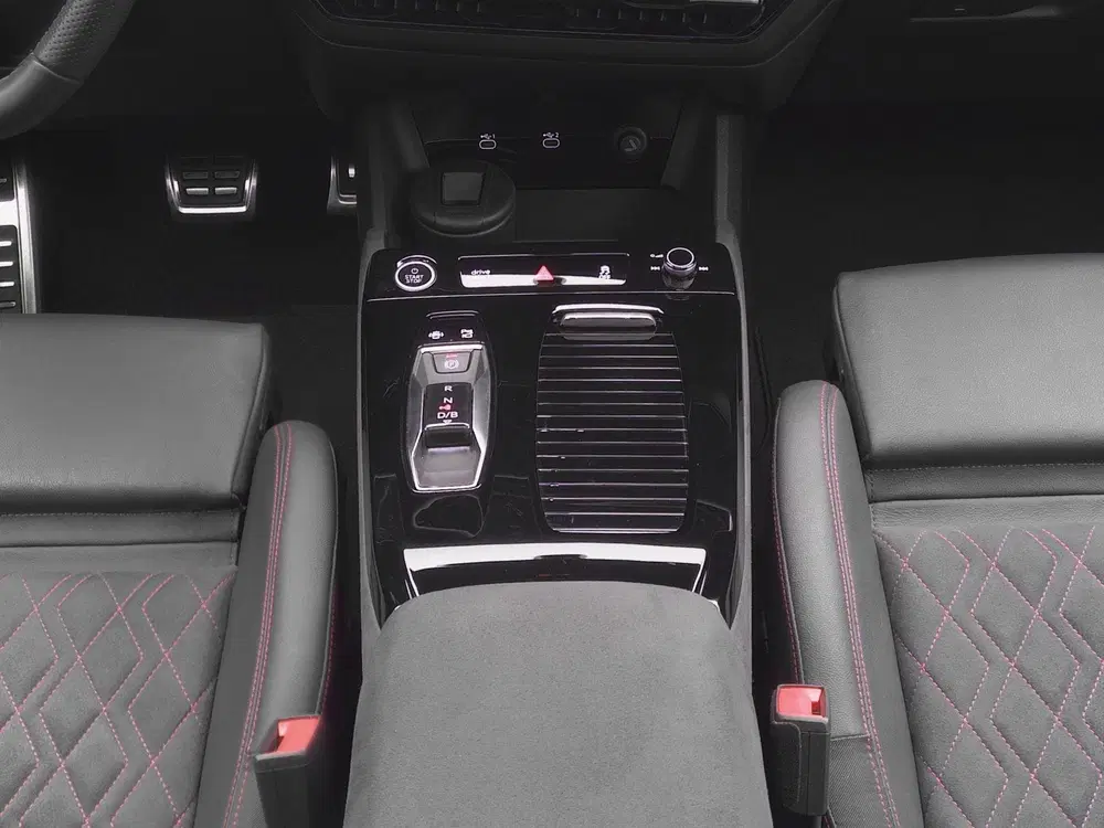 Audi Q6 e-tron S-line quattro 387 PK 100 kWh uit 2024, foto 10