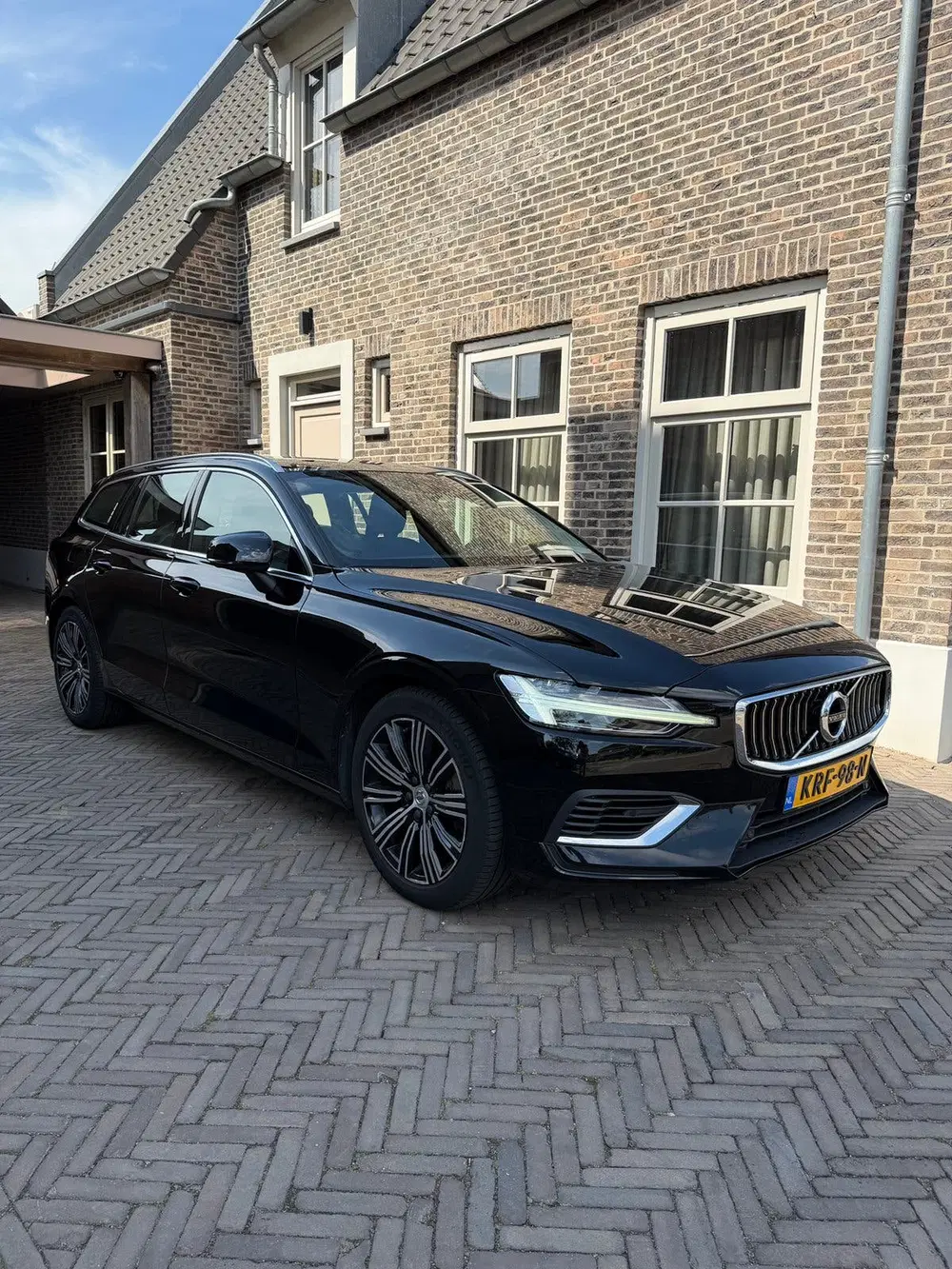 Volvo V60 ZEER NETTE Volvo V60 T6 Twin Engine 340pk uit 2022, foto 2