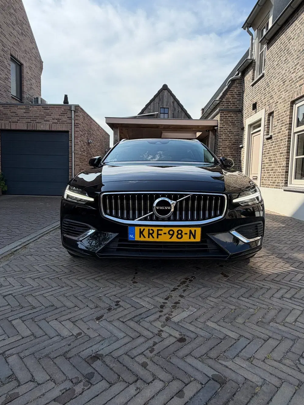 Volvo V60 ZEER NETTE Volvo V60 T6 Twin Engine 340pk uit 2022, foto 3