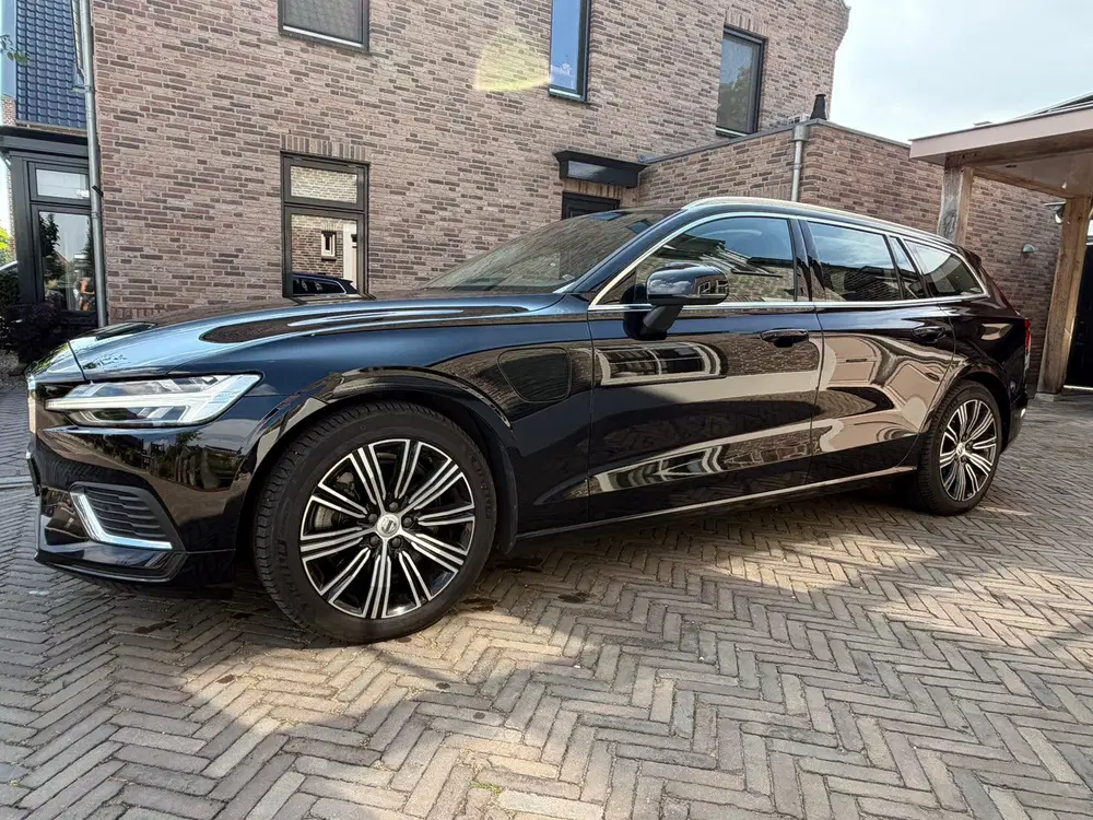 Volvo V60 ZEER NETTE Volvo V60 T6 Twin Engine 340pk uit 2022, foto 6