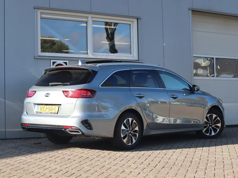 Kia Ceed 1.6 GDI PHEV DynamicLine uit 2021, foto 2