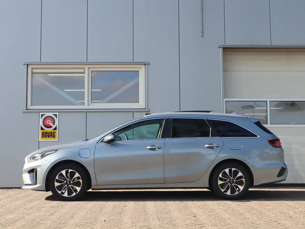 Kia Ceed 1.6 GDI PHEV DynamicLine uit 2021, foto 3