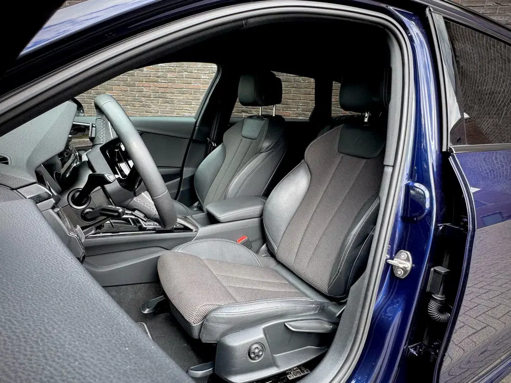 Audi A4 TFSI S-EDITION uit 2021, foto 10