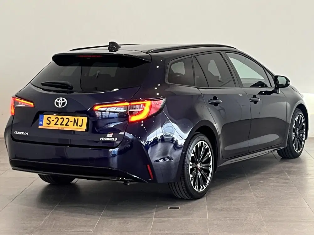 Toyota Corolla 1.8 Hybrid GR-Sport uit 2022, foto 2
