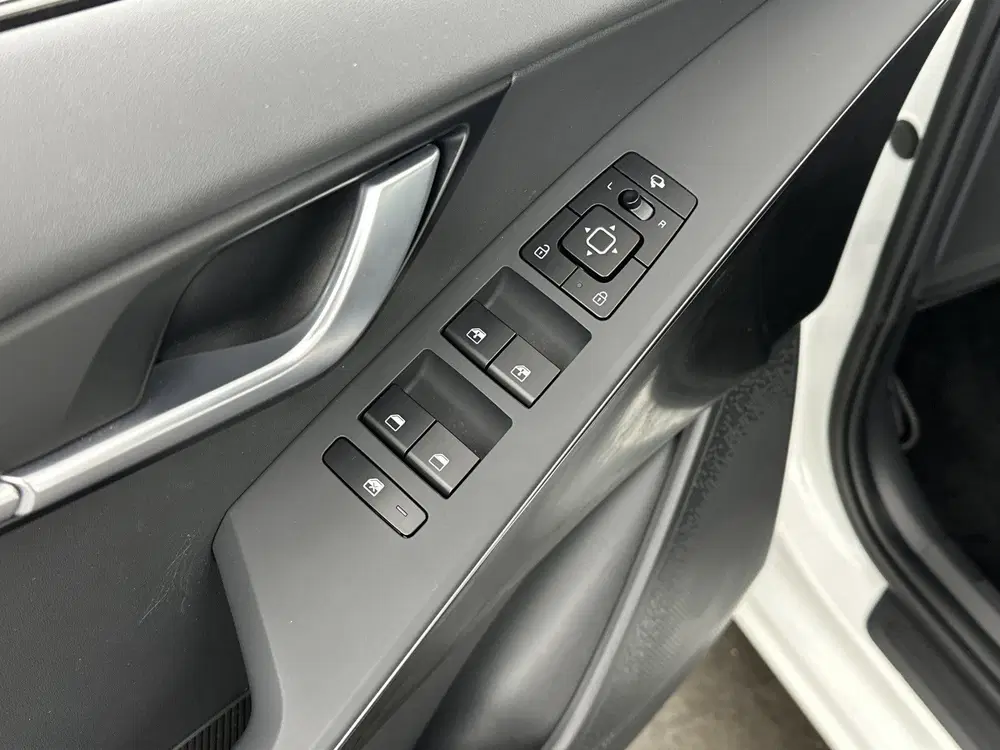 Kia Niro 1.6 GDi Hybrid DynamicLine Navigatie uit 2023, foto 11