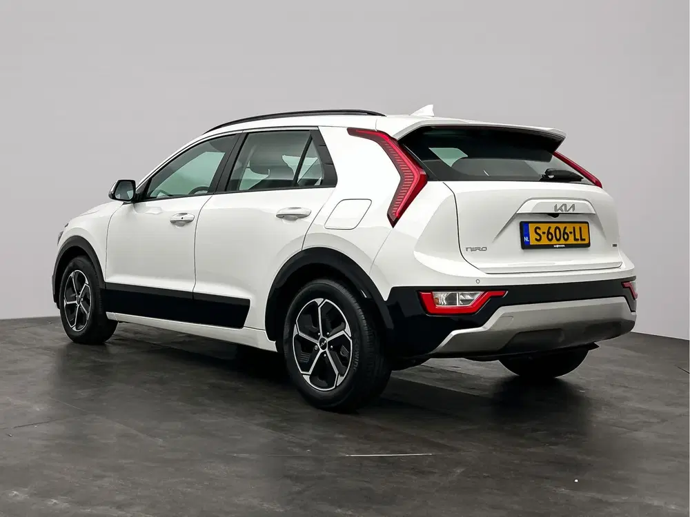 Kia Niro 1.6 GDi Hybrid DynamicLine Navigatie uit 2023, foto 3