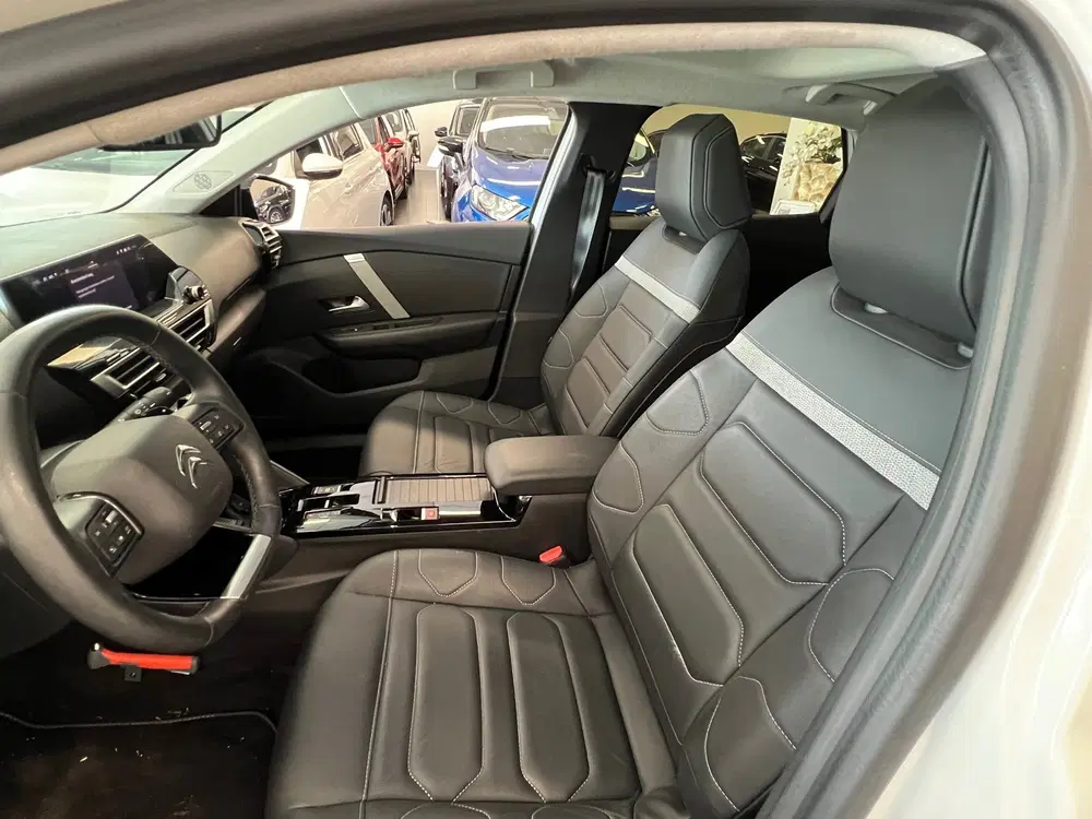 Citroën C4 Citroen C4 1.2 Puretech Shine uit 2023, foto 3