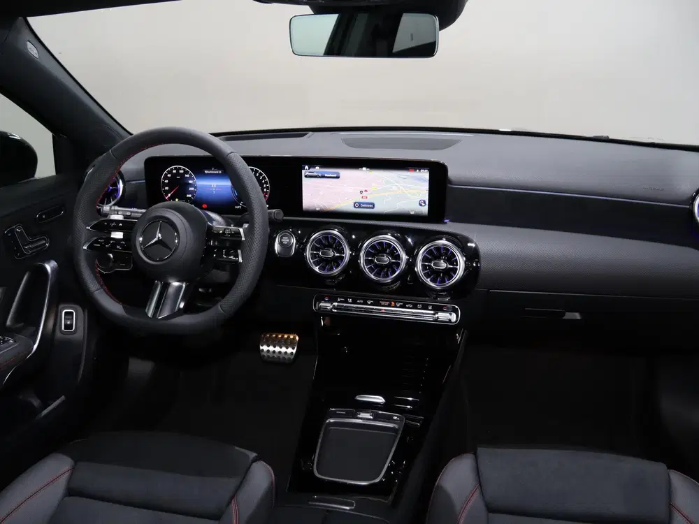 Mercedes-Benz A-Klasse 250 e Business Solution AMG uit 2026, foto 7