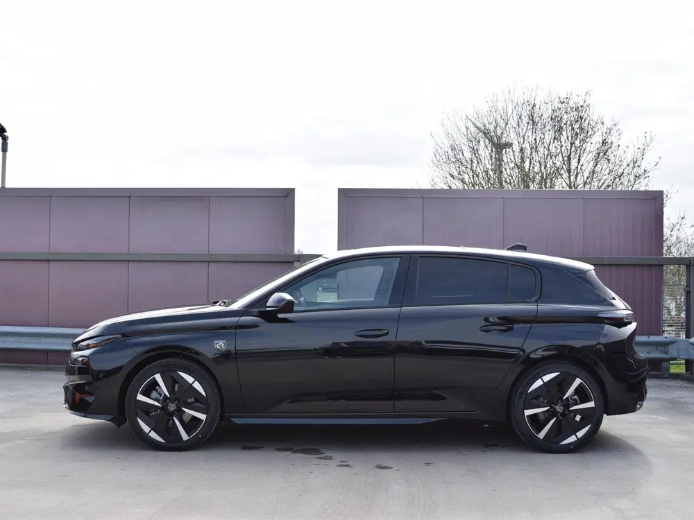 Peugeot 308 GT 54 kWh uit 2026, foto 2
