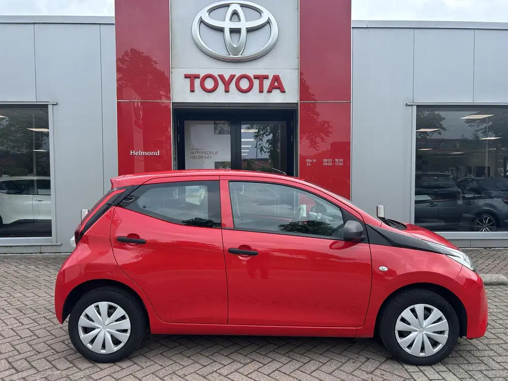 Toyota Aygo 1.0 VVT-i x-fun uit 2021, foto 2