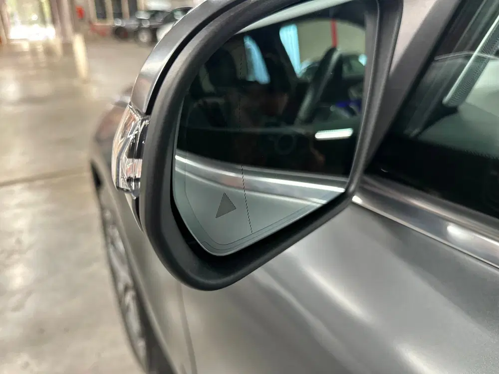 Mercedes-Benz EQC 4MATIC uit 2022, foto 12