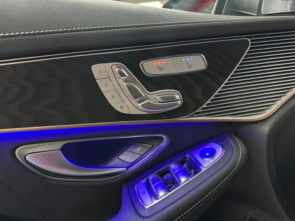 Mercedes-Benz EQC 4MATIC uit 2022, foto 13