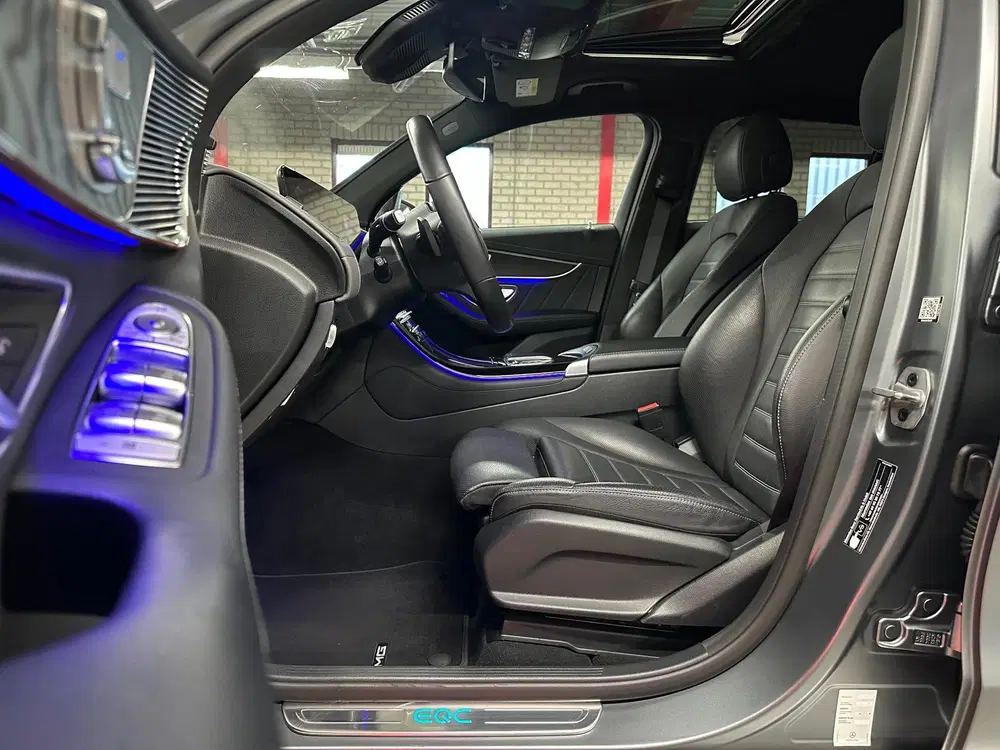 Mercedes-Benz EQC 4MATIC uit 2022, foto 15