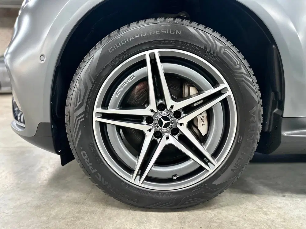 Mercedes-Benz EQC 4MATIC uit 2022, foto 9