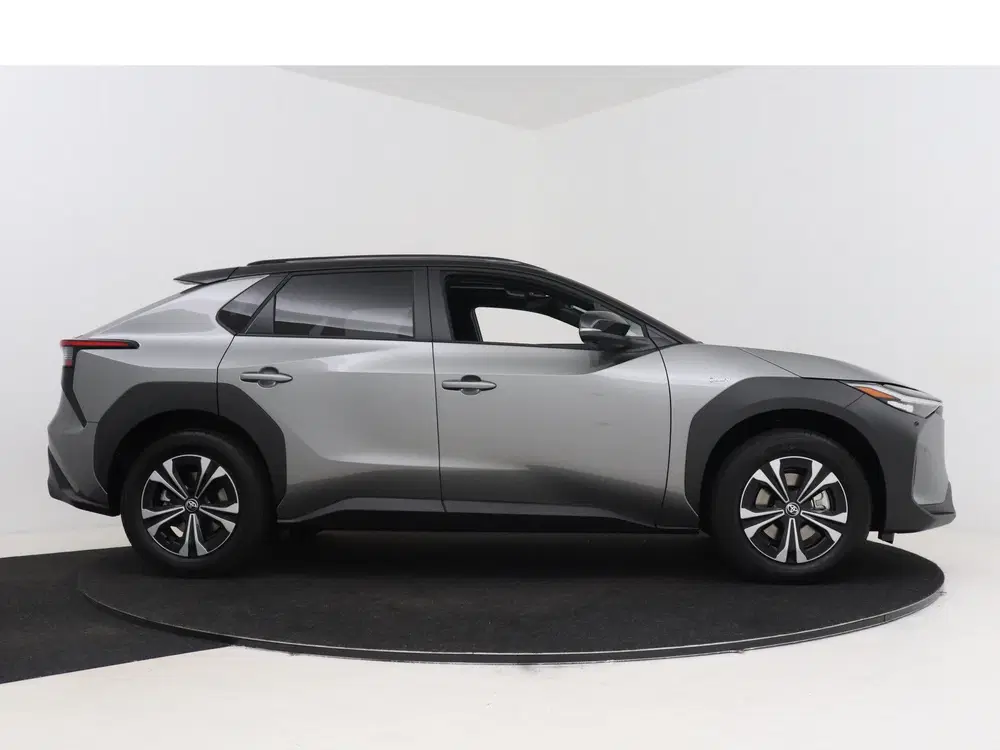 Toyota bZ4X Dynamic 71 kWh uit 2025, foto 15
