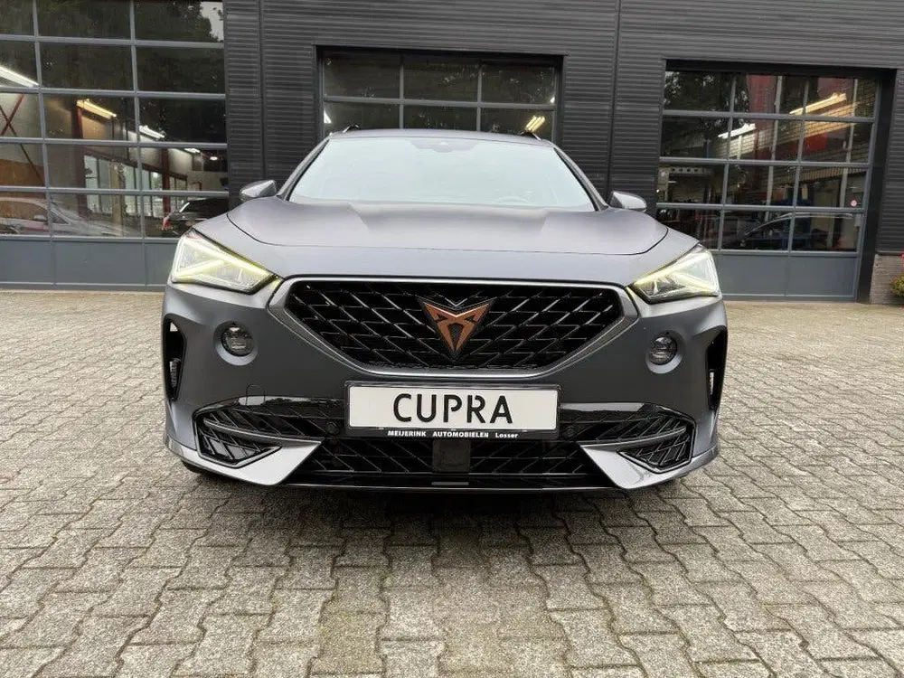 Cupra Formentor 1.4 E-HYB VZ PERF. BJ.2022 MAGNETIC GRAU M uit 2022, foto 4