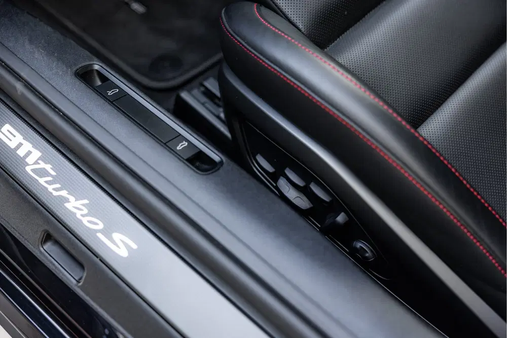 Porsche 911 3.8 Turbo S uit 2023, foto 9