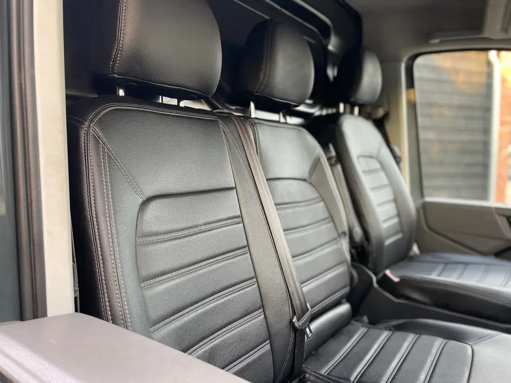 Volkswagen Crafter 35 2.0 TDI L3H3 Highline uit 2019, foto 13