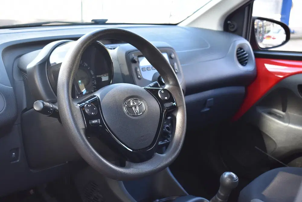 Toyota Aygo 1.0 VVT-i x-fun 100% Dealer onderhouden uit 2020, foto 4