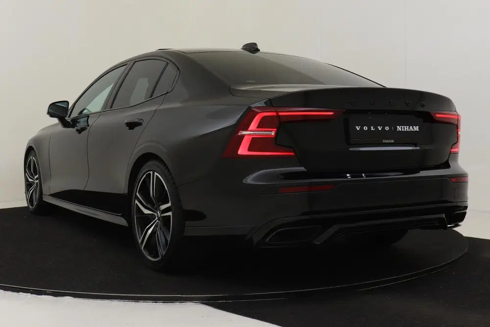 Volvo S60 B4 (M-HYBRID) R-DESIGN -PANO.DAK uit 2021, foto 5