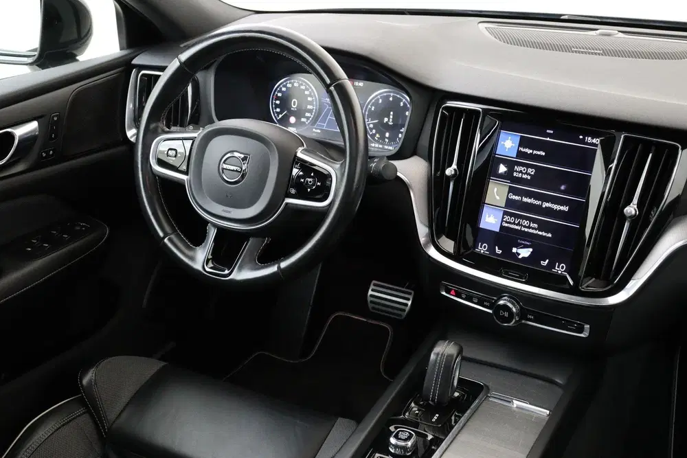 Volvo S60 B4 (M-HYBRID) R-DESIGN -PANO.DAK uit 2021, foto 6