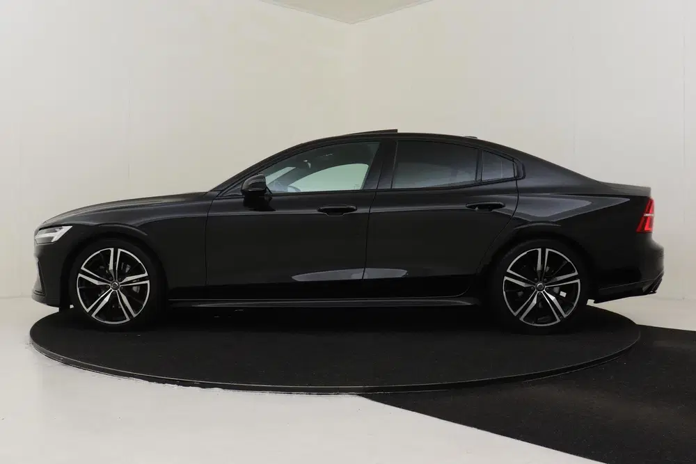 Volvo S60 B4 (M-HYBRID) R-DESIGN -PANO.DAK uit 2021, foto 7