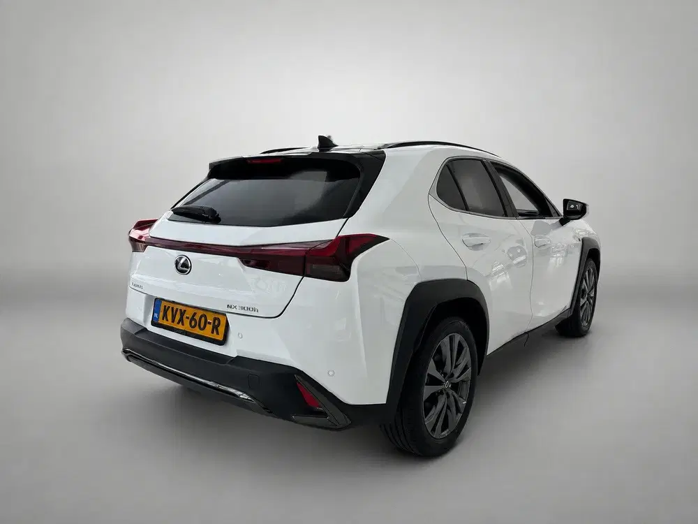 Lexus UX 300h Ultimate Edition uit 2026, foto 2