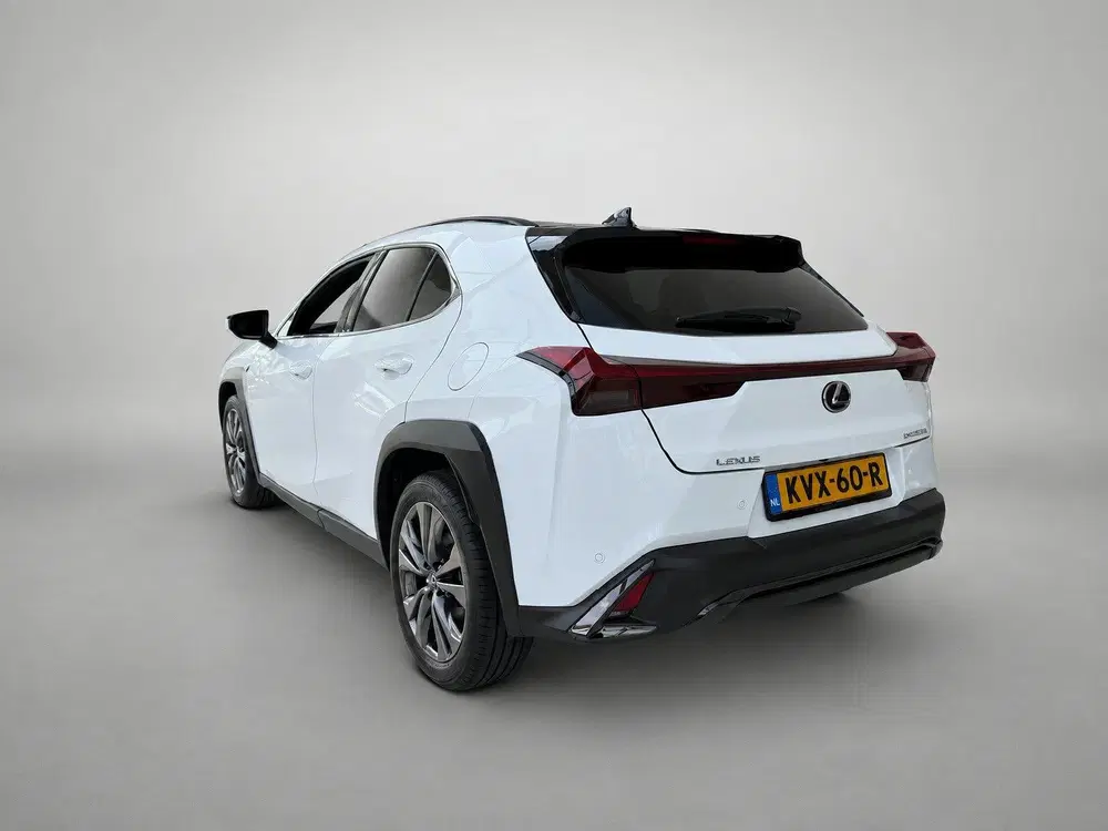 Lexus UX 300h Ultimate Edition uit 2026, foto 4