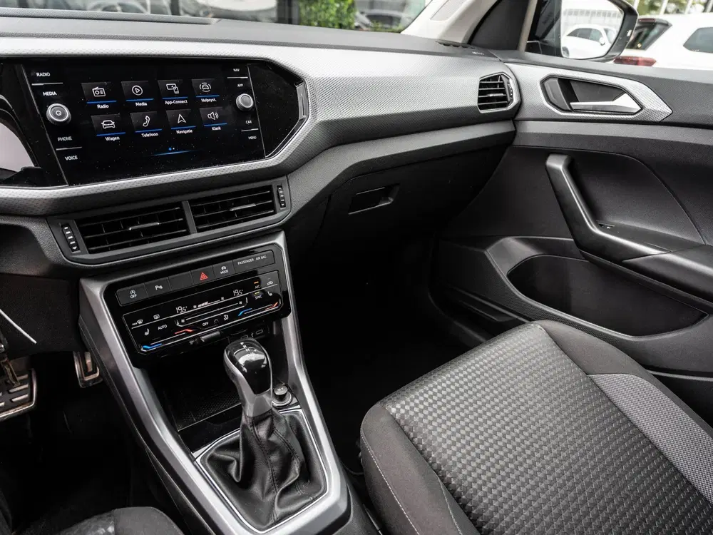 Volkswagen T-Cross 1.0 TSI DSG Active uit 2022, foto 2