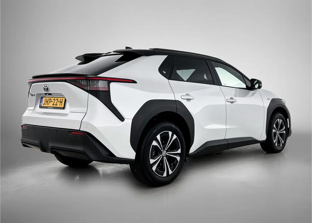 Toyota bZ4X Dynamic 71 kWh Bi-Tone uit 2025, foto 2