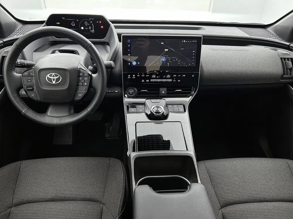 Toyota bZ4X Dynamic 71 kWh Bi-Tone uit 2025, foto 5