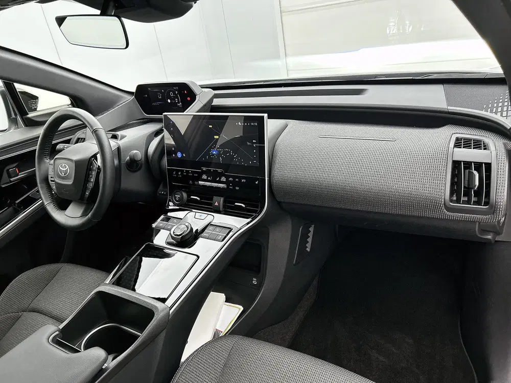 Toyota bZ4X Dynamic 71 kWh Bi-Tone uit 2025, foto 6