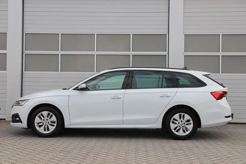 Skoda Octavia 1.0 e-TSI 110pk DSG Ambition uit 2023, foto 12
