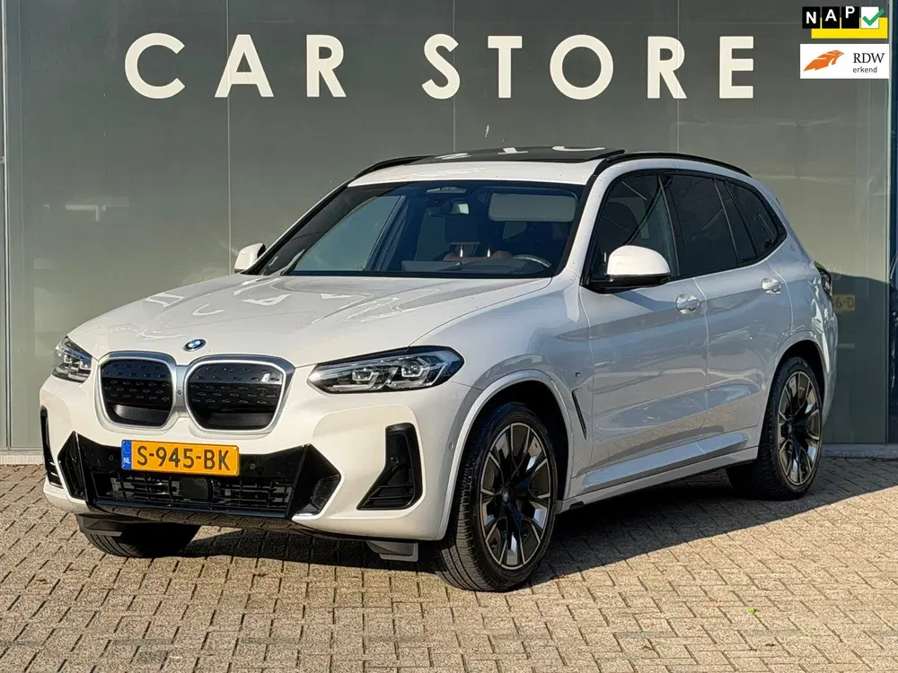 BMW iX3 High Executive 80 kWh M-PORT Leder uit 2023