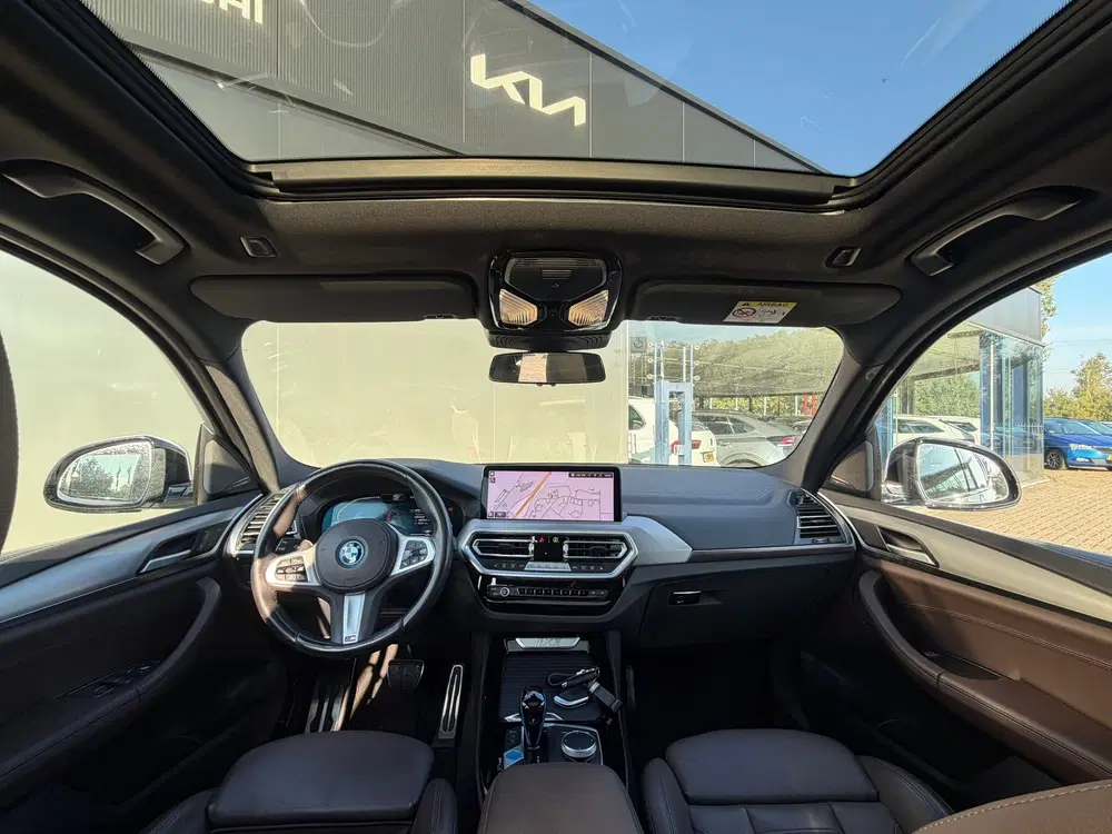 BMW iX3 High Executive 80 kWh M-PORT Leder uit 2023, foto 10