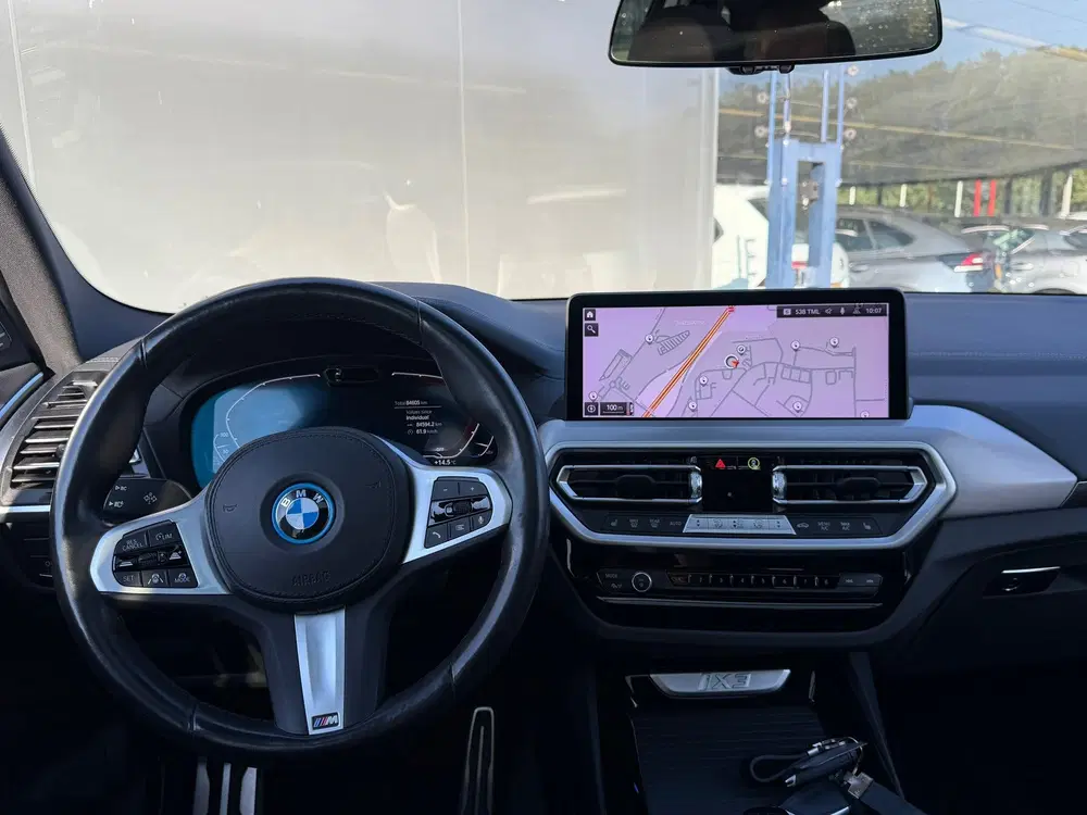 BMW iX3 High Executive 80 kWh M-PORT Leder uit 2023, foto 11