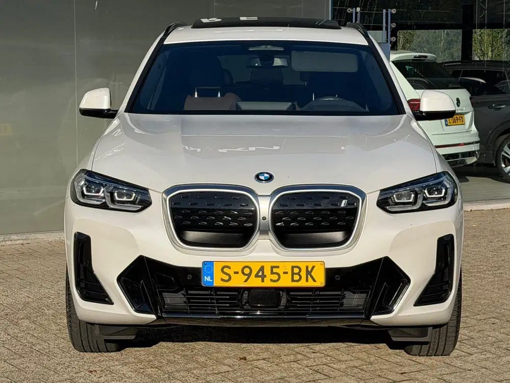 BMW iX3 High Executive 80 kWh M-PORT Leder uit 2023, foto 5