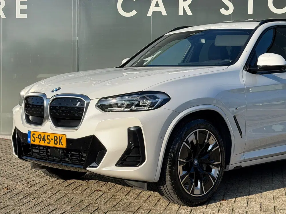 BMW iX3 High Executive 80 kWh M-PORT Leder uit 2023, foto 7