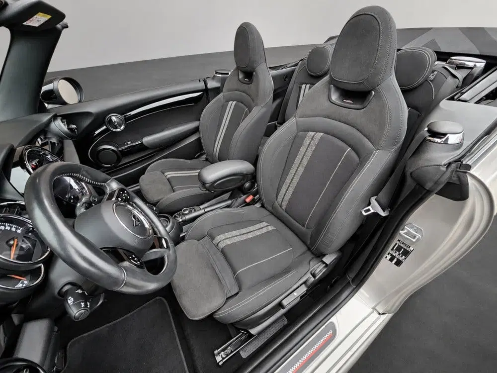 Mini Cabrio 2.0 Cooper S 180PK Automaat John Cooper Wo uit 2023, foto 13