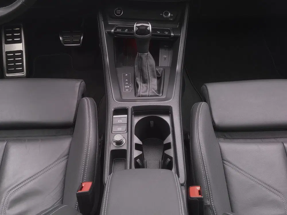 Audi Q3 S-line 45 TFSI e 245 PK uit 2023, foto 10