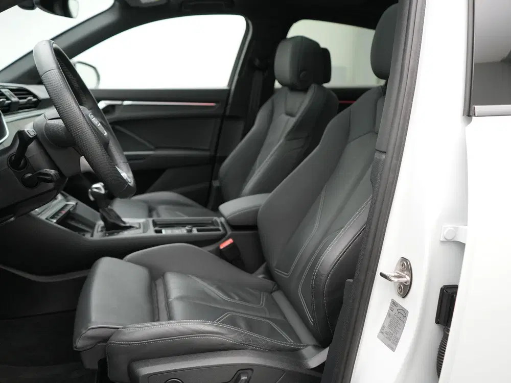 Audi Q3 S-line 45 TFSI e 245 PK uit 2023, foto 12